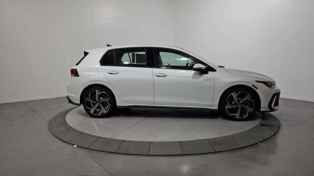 New 2026 Volkswagen GTI SE FWD image 6