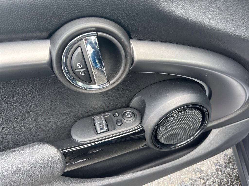 Used 2023 MINI Cooper S image 16