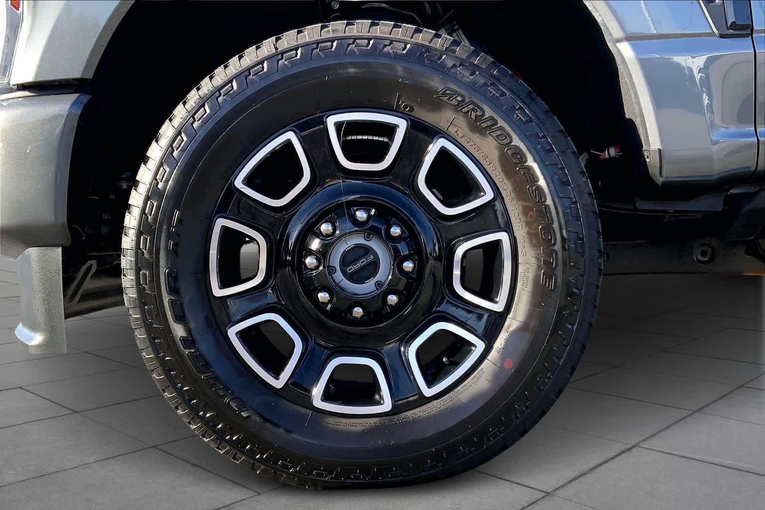 Used 2026 Ford F250 Platinum AWD/4WD image 15