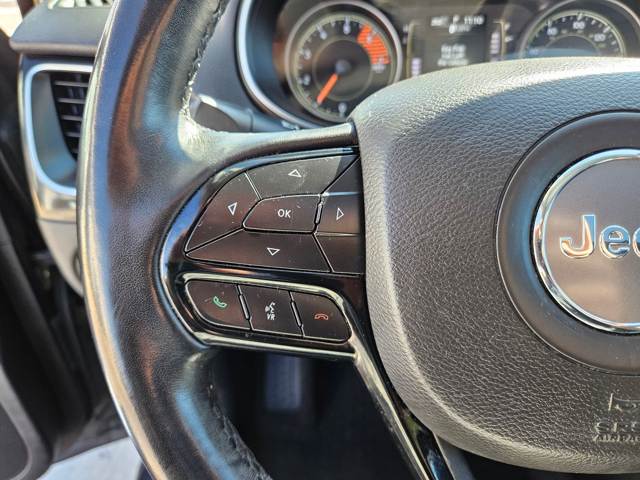 Used 2020 Jeep Cherokee Latitude Plus w/ Cold Weather Group AWD/4WD image 20