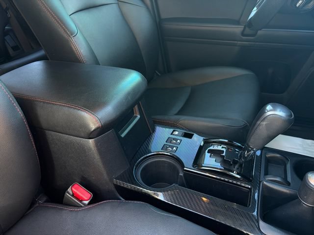Used 2021 Toyota 4Runner Venture w/ Moonroof Package AWD/4WD image 15