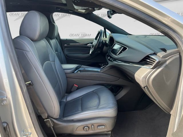 Used 2022 Buick Enclave Essence w/ Experience Buick Package FWD image 17