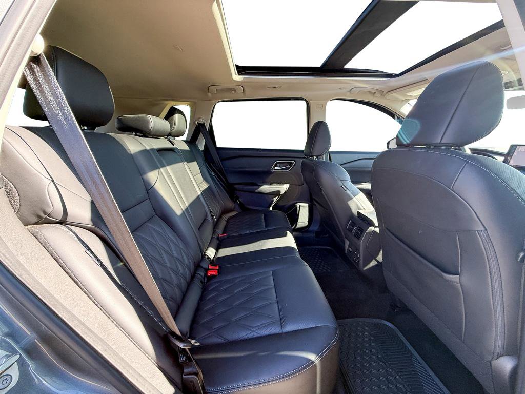 Used 2024 Nissan Rogue Platinum w/ Platinum Premium Package image 24