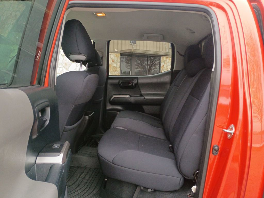 Used 2016 Toyota Tacoma SR5 w/ SR5 Appearance Package (SN) image 15