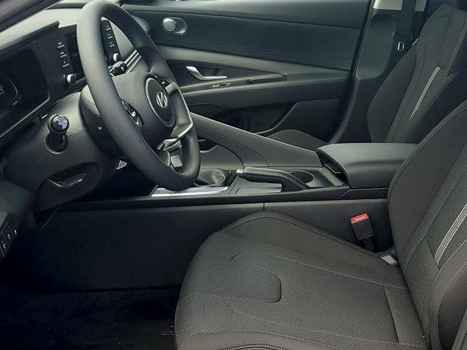 New 2025 Hyundai Elantra SE FWD image 5