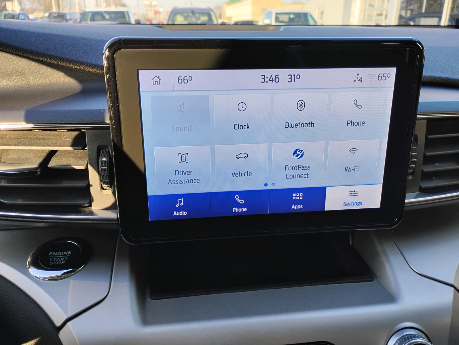 Used 2022 Ford Explorer XLT w/ Equipment Group 202A image 7