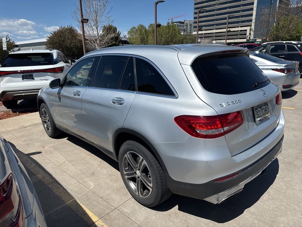 Used 2016 Mercedes-Benz GLC 300 4MATIC image 4