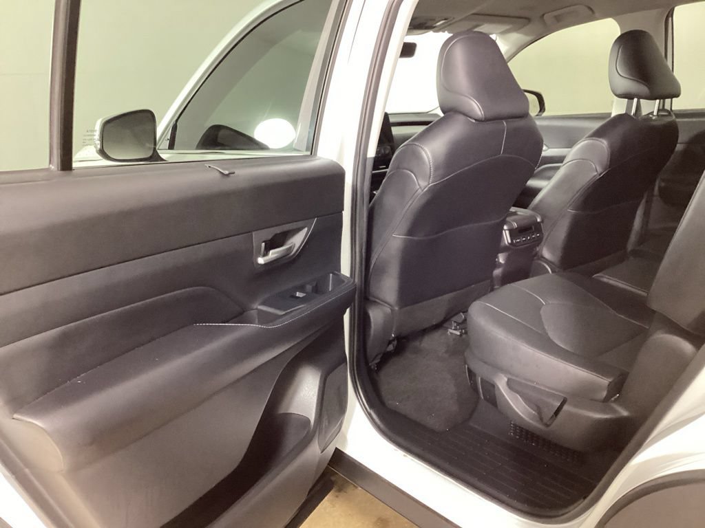 Used 2024 Toyota Grand Highlander AWD Hybrid image 21