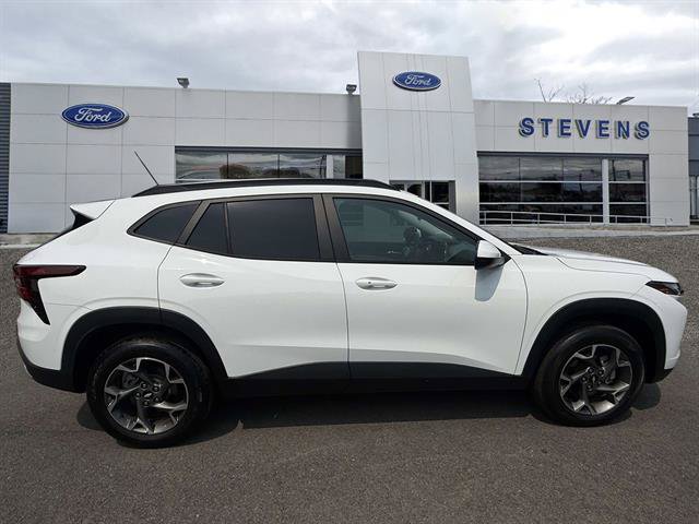 Used 2024 Chevrolet Trax LT w/ Driver Confidence Package FWD image 5