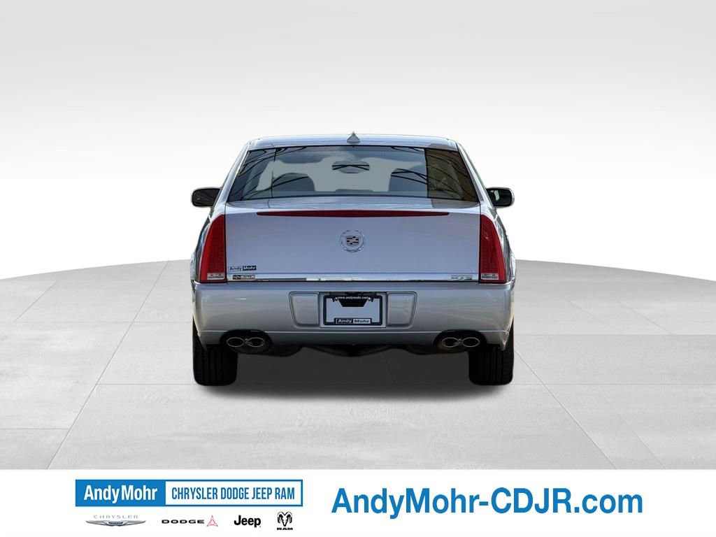 Used 2009 Cadillac DTS w/ Trunk Convenience Package FWD image 6