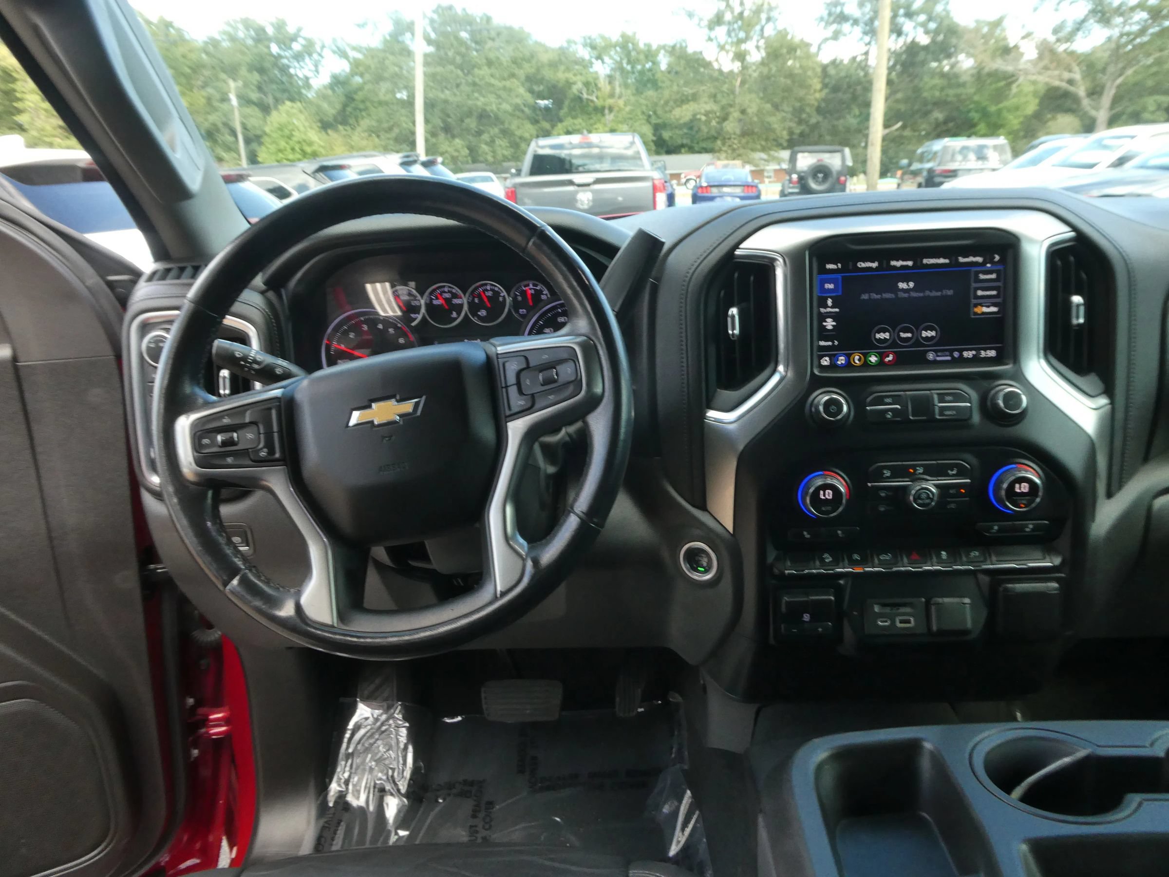 Used 2021 Chevrolet Silverado 1500 LT w/ All Star Edition Plus AWD/4WD image 13
