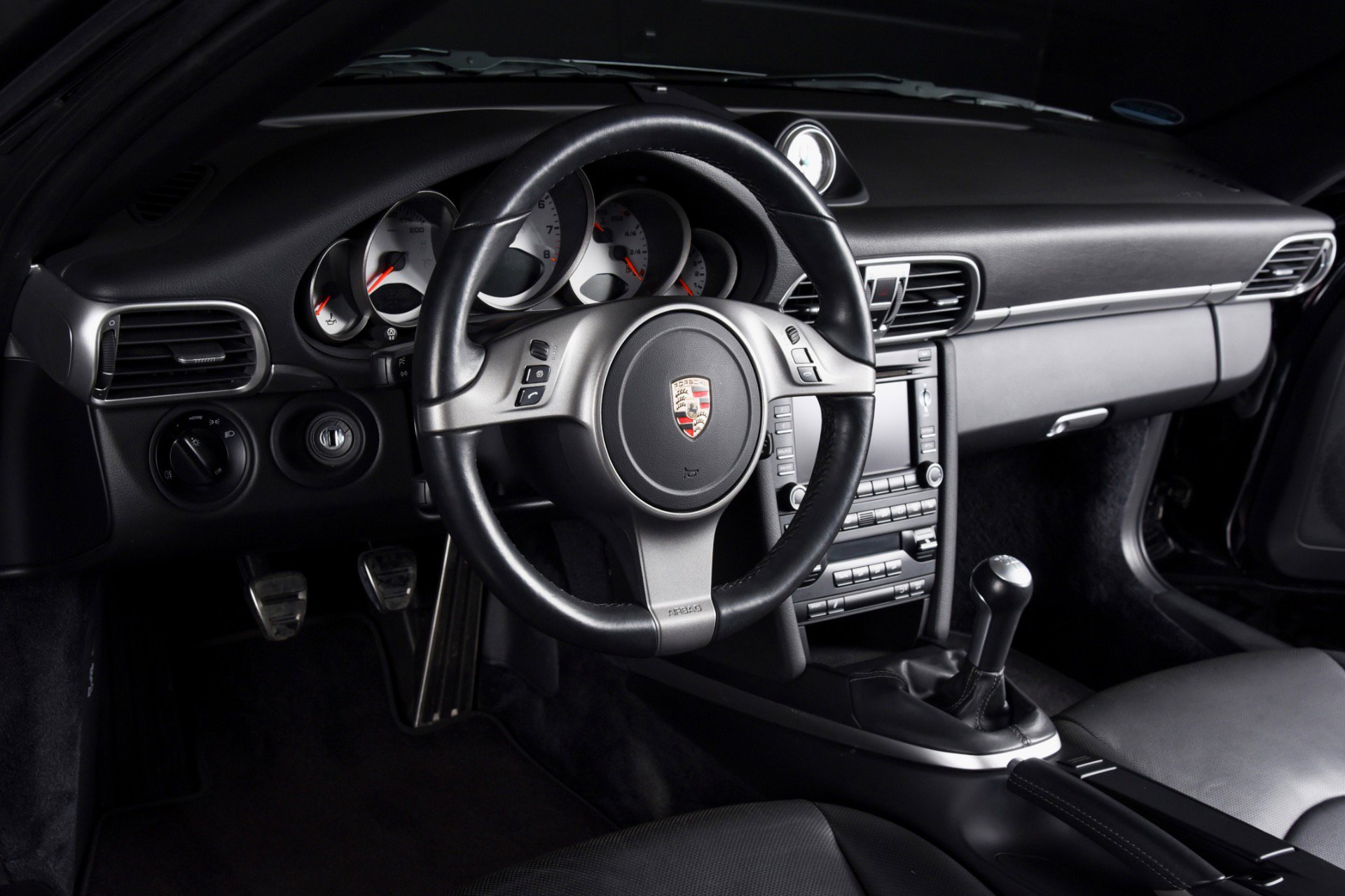 Used 2010 Porsche 911 Carrera 4S image 4