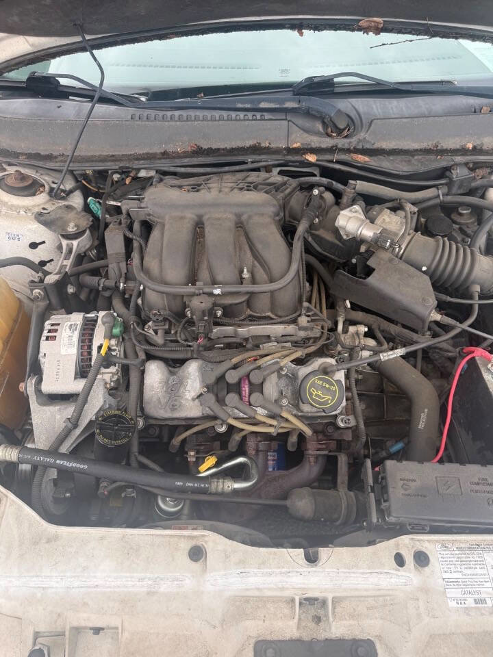 Used 2006 Ford Taurus SE FWD image 15