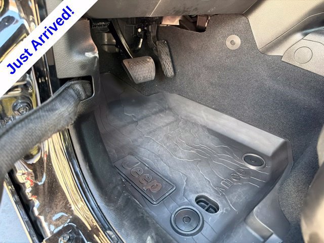 Used 2026 Jeep Wrangler Unlimited Rubicon AWD/4WD image 17