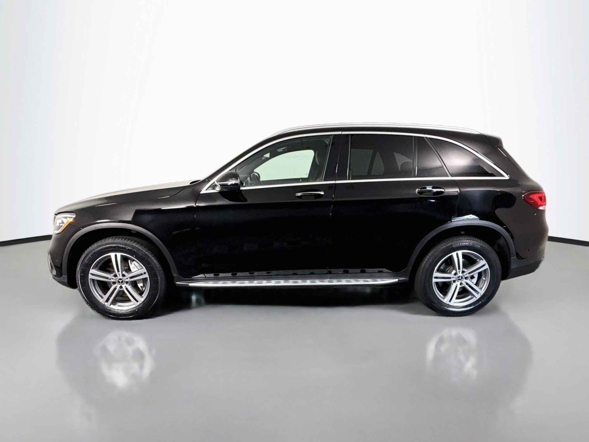 Used 2021 Mercedes-Benz GLC 300 w/ Premium Package image 6
