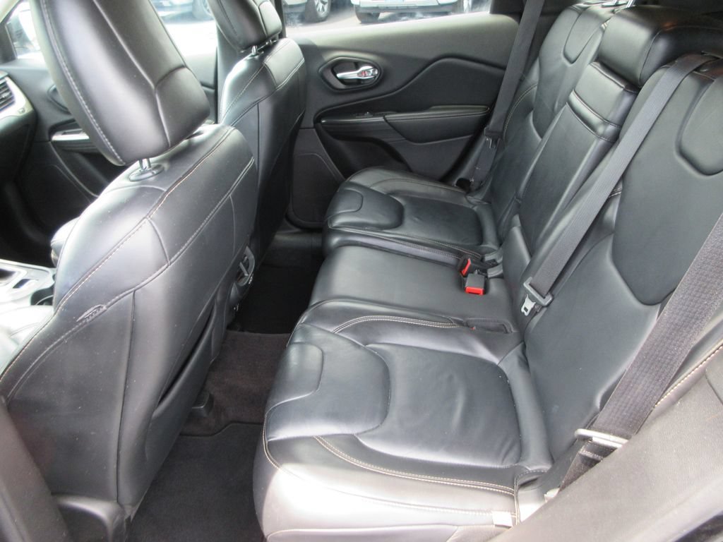 Used 2016 Jeep Cherokee Limited AWD/4WD image 14