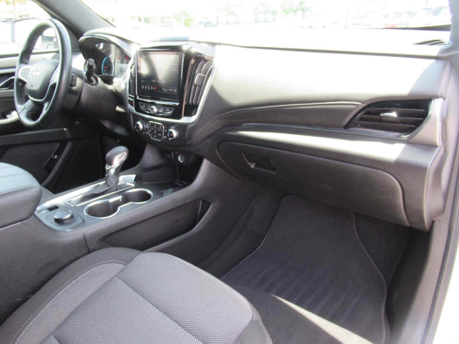 Used 2023 Chevrolet Traverse LT FWD image 11