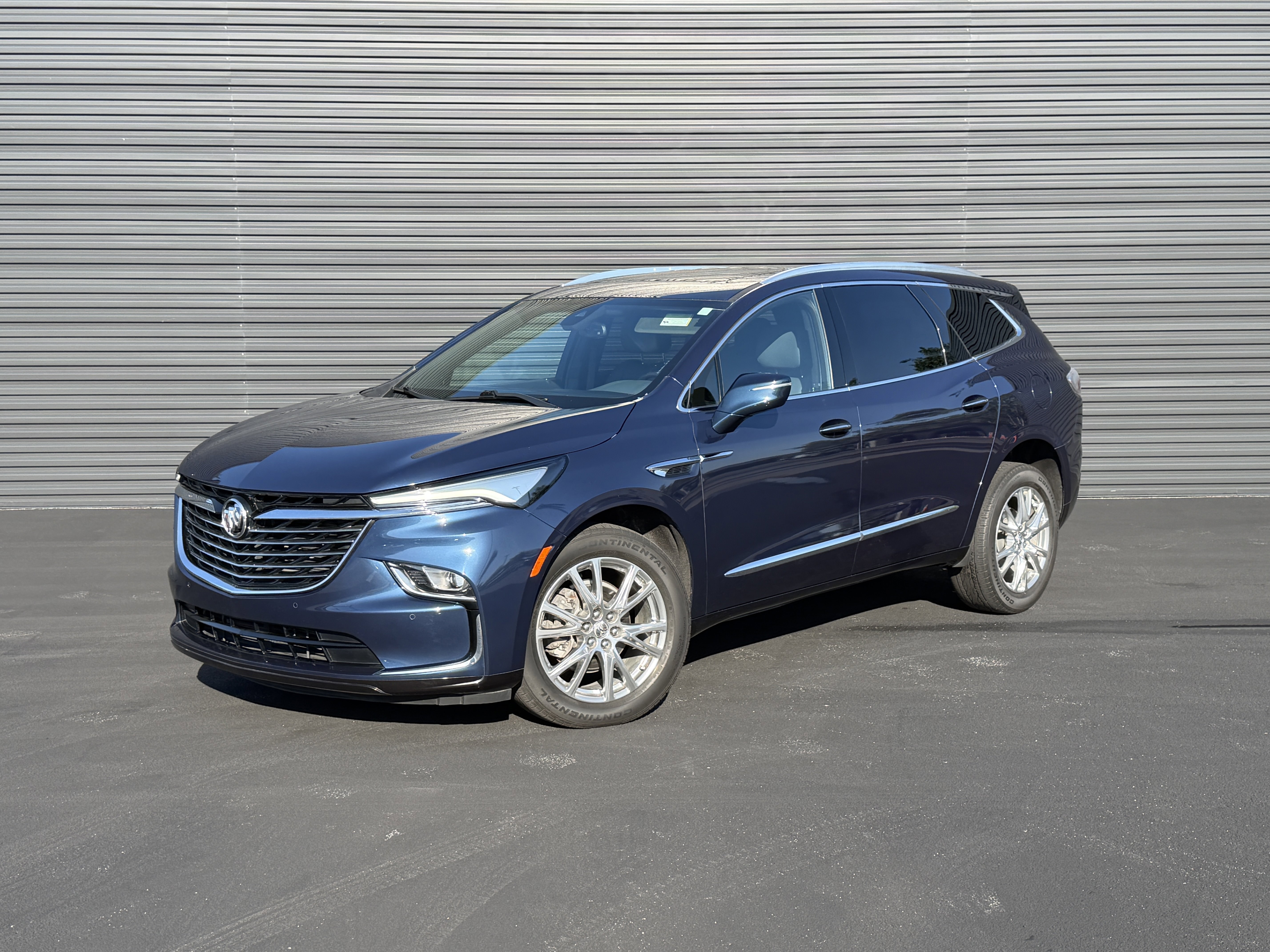 Used 2023 Buick Enclave Essence w/ Experience Buick Package FWD image 1