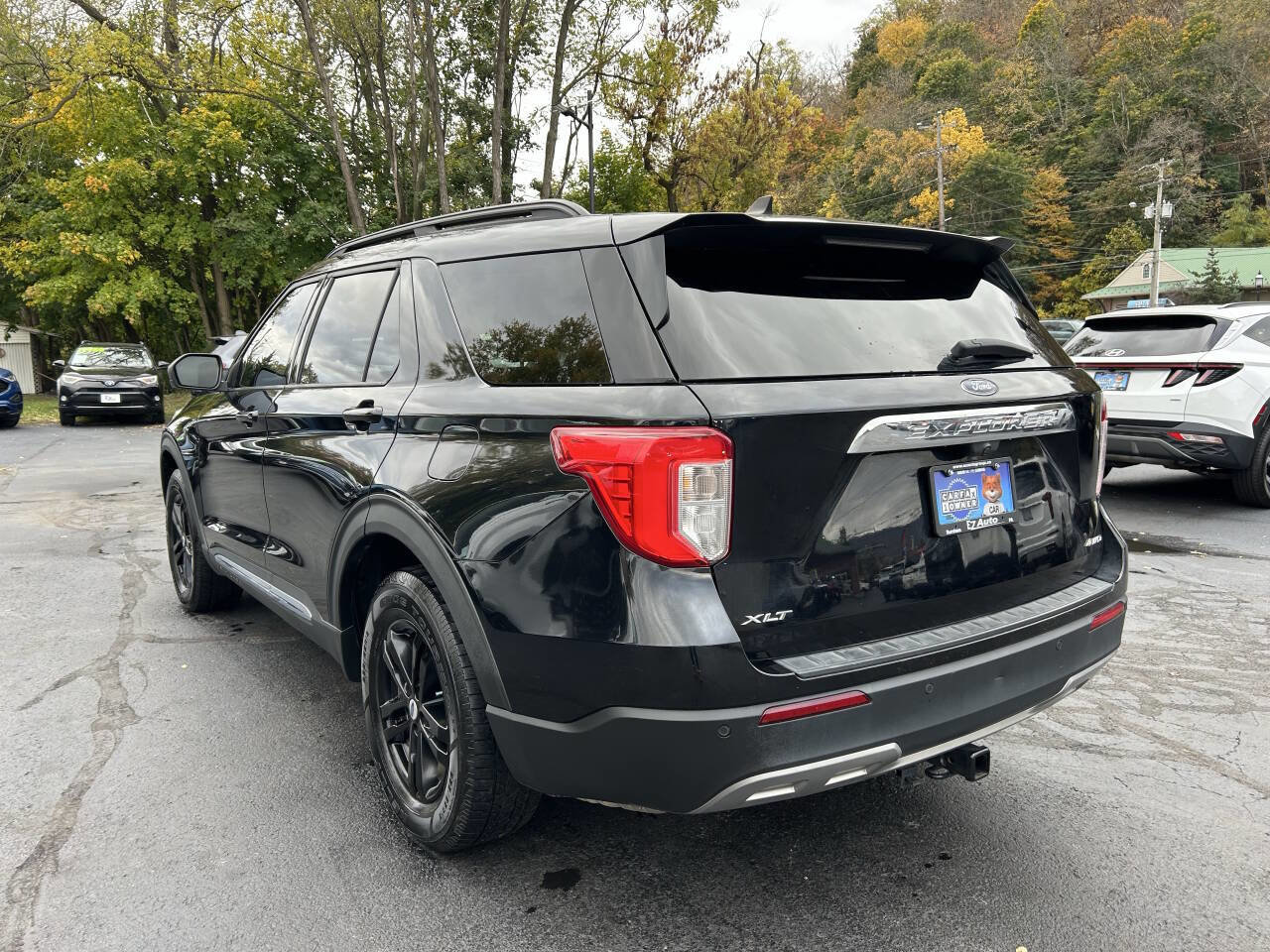 Used 2021 Ford Explorer XLT w/ Equipment Group 202A image 8