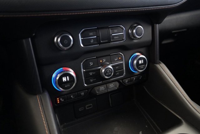 Used 2024 GMC Yukon AT4 w/ Technology Package image 12