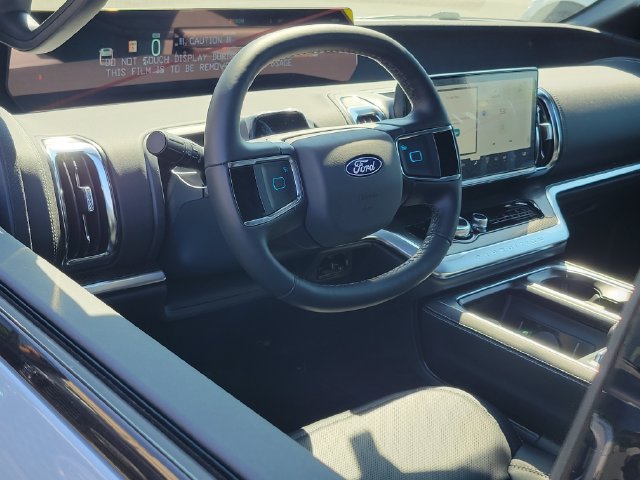 New 2027 Ford Expedition Platinum w/ Stealth Appearance Package AWD/4WD image 3
