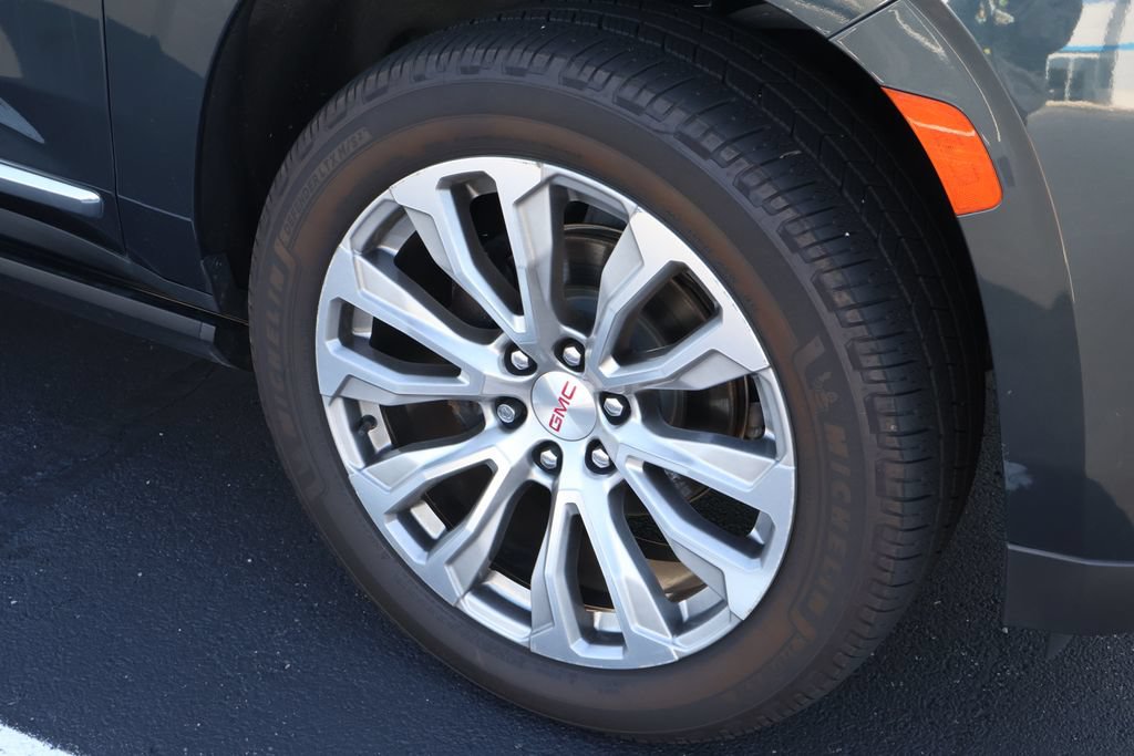 Used 2022 GMC Yukon XL Denali AWD/4WD image 8