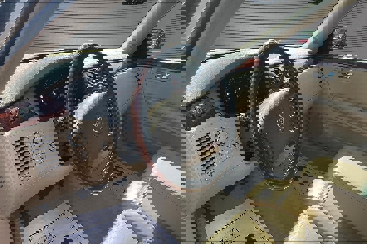 Used 2006 Cadillac DTS w/ Sun And Sound Package image 16