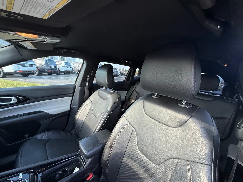 Used 2023 Jeep Compass Limited w/ Elite Group AWD/4WD image 19