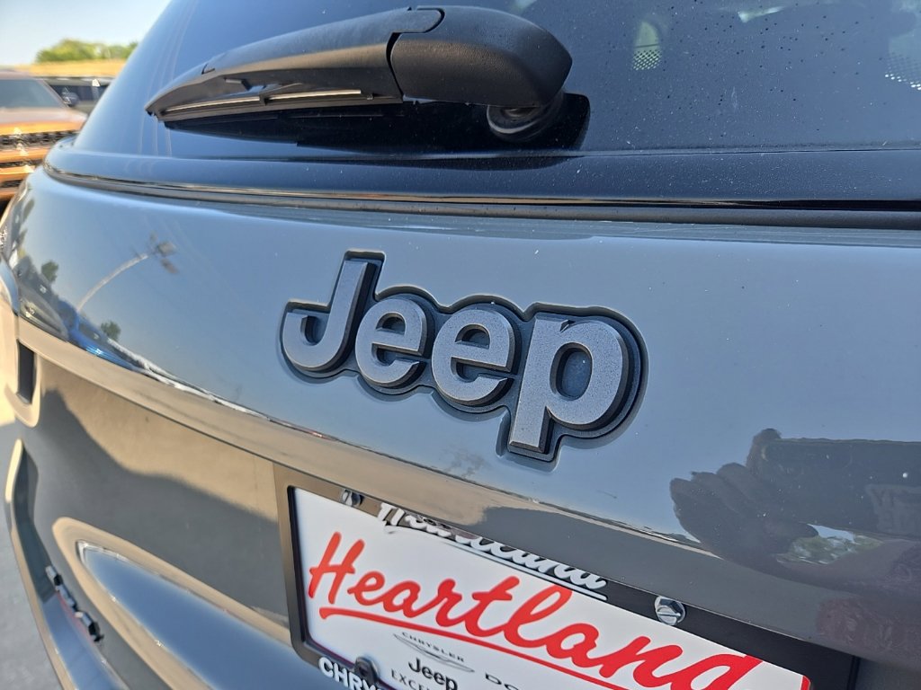 Used 2022 Jeep Compass Trailhawk w/ Trailhawk Convenience Group AWD/4WD image 25