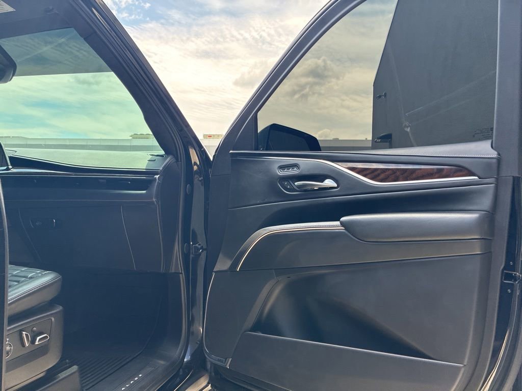 Used 2022 Cadillac Escalade Sport Platinum AWD/4WD image 9