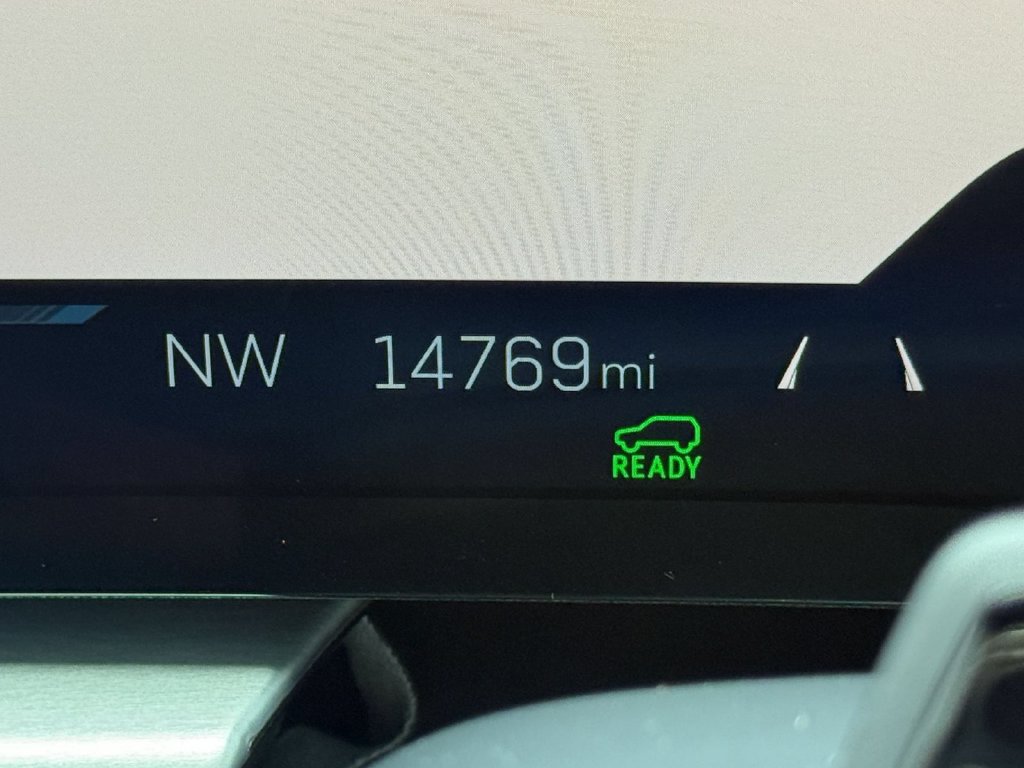 Certified 2024 Cadillac Lyriq Luxury AWD/4WD image 28