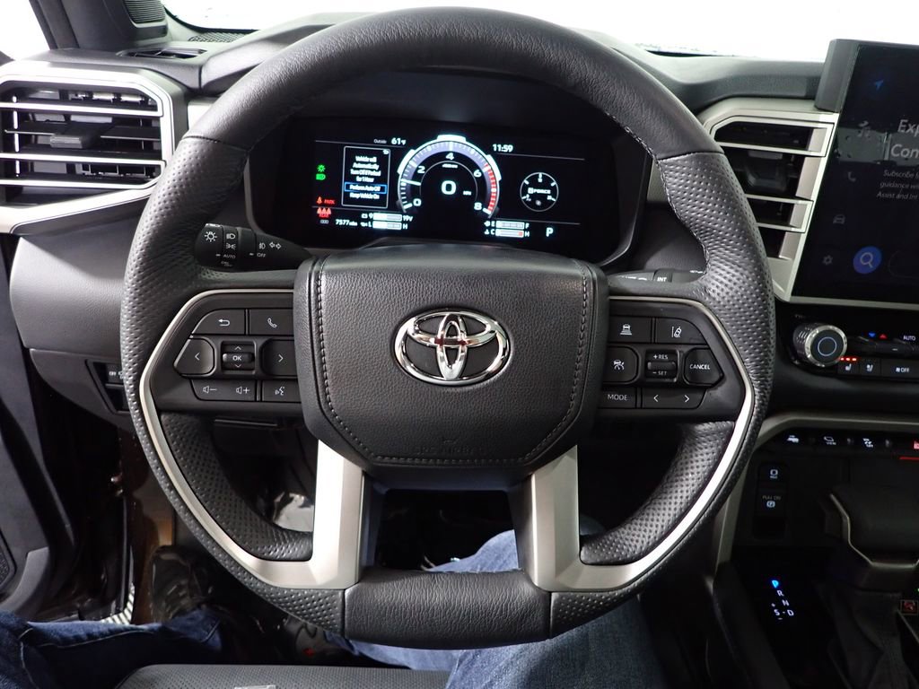 Used 2025 Toyota Tundra Limited AWD/4WD image 30