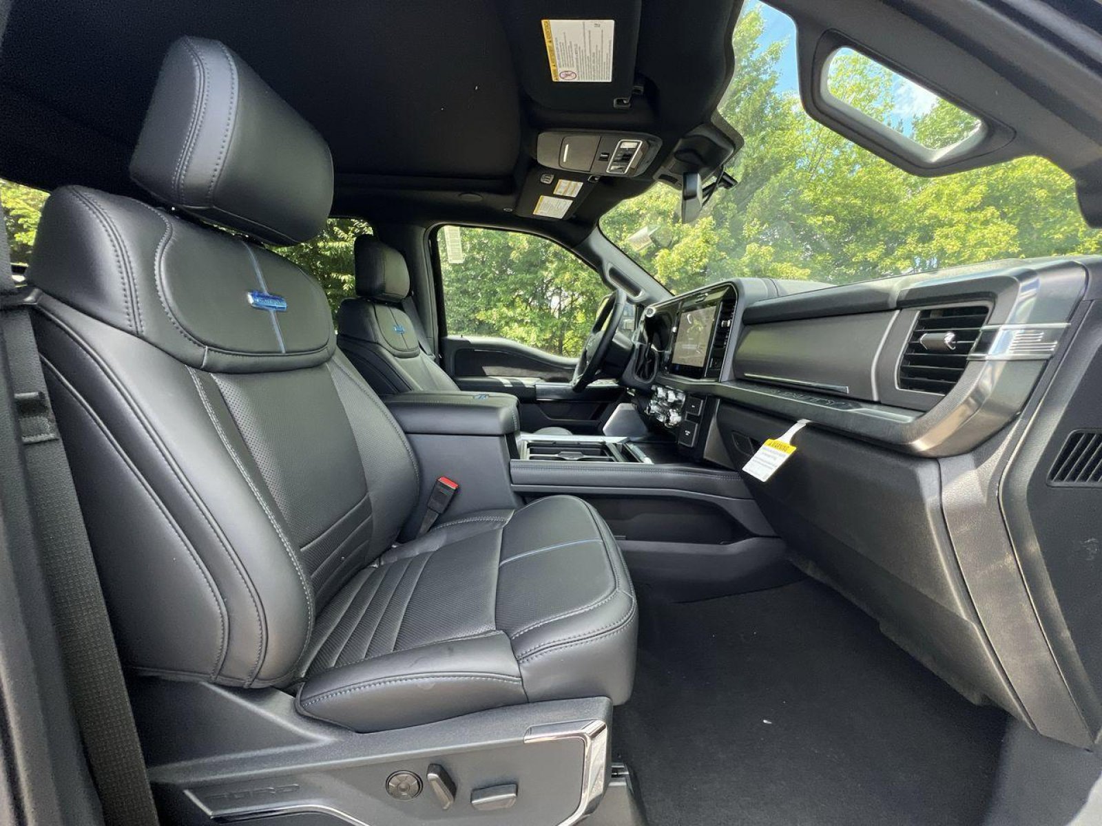 New 2025 Ford F350 Platinum image 27