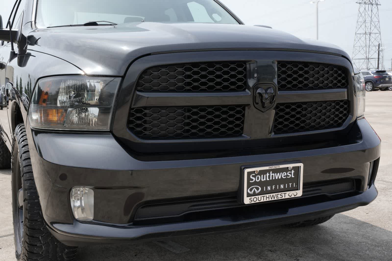 Used 2018 RAM 1500 Express w/ Black Ram 1500 Express Group AWD/4WD image 21