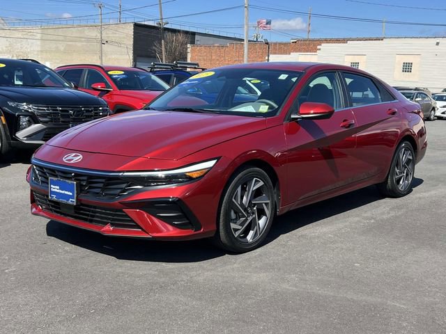 Certified 2025 Hyundai Elantra SEL image 2