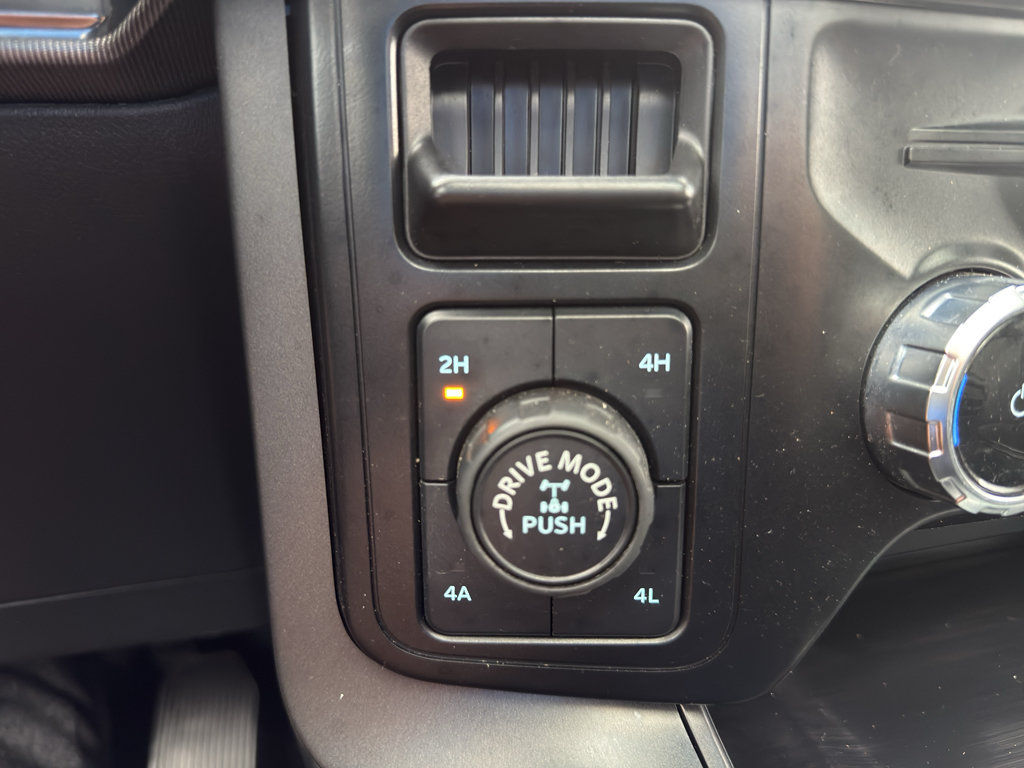 Used 2024 Ford F150 Lariat w/ Equipment Group 502A High AWD/4WD image 32