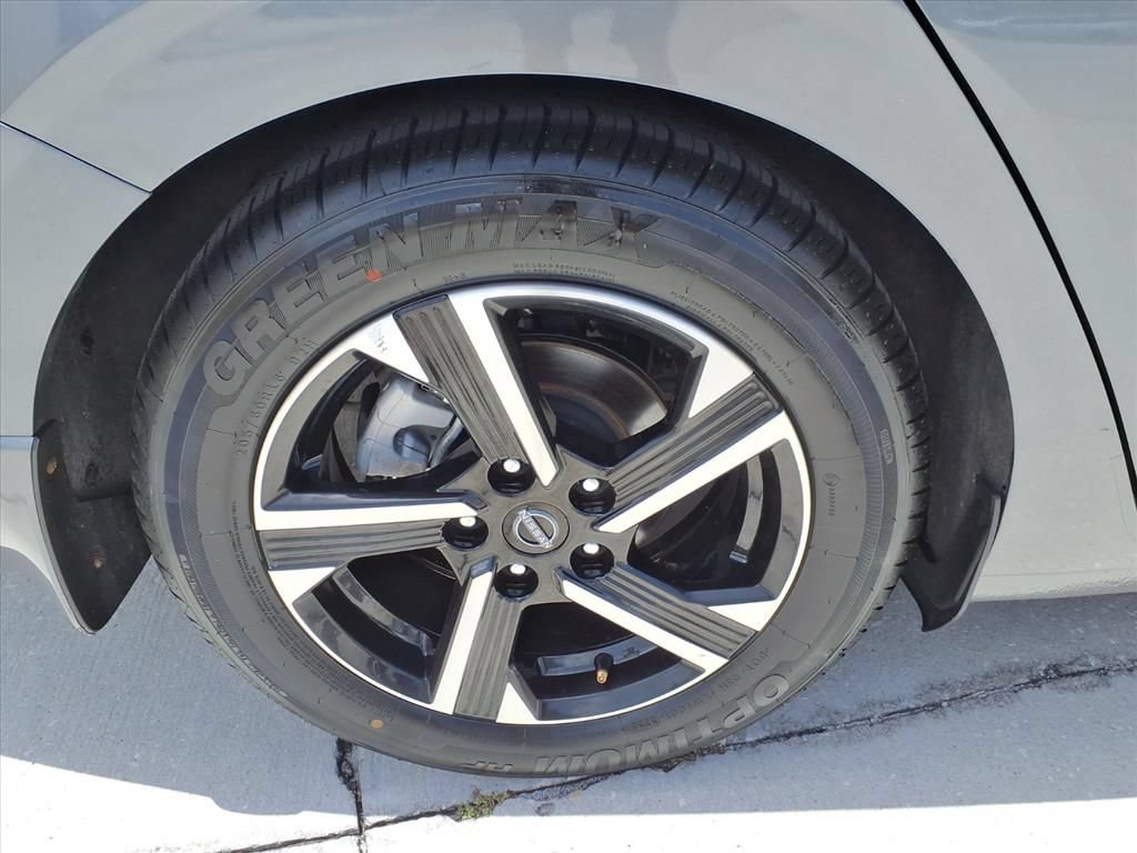Used 2024 Nissan Sentra SV FWD image 7