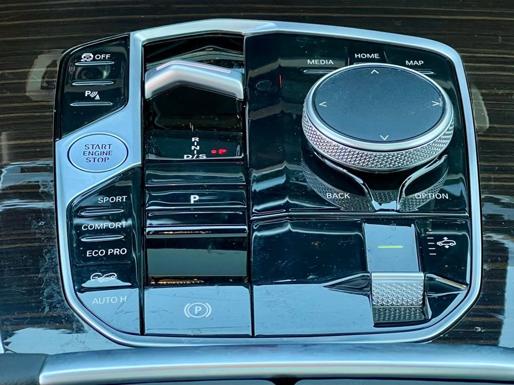 Used 2024 BMW X7 xDrive40i w/ Premium Package image 22