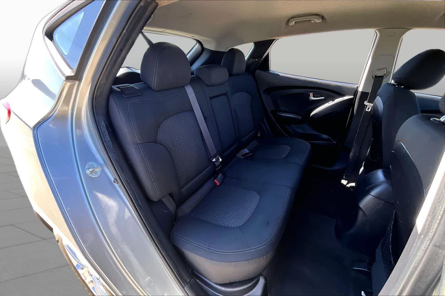 Used 2010 Hyundai Tucson GLS FWD image 19