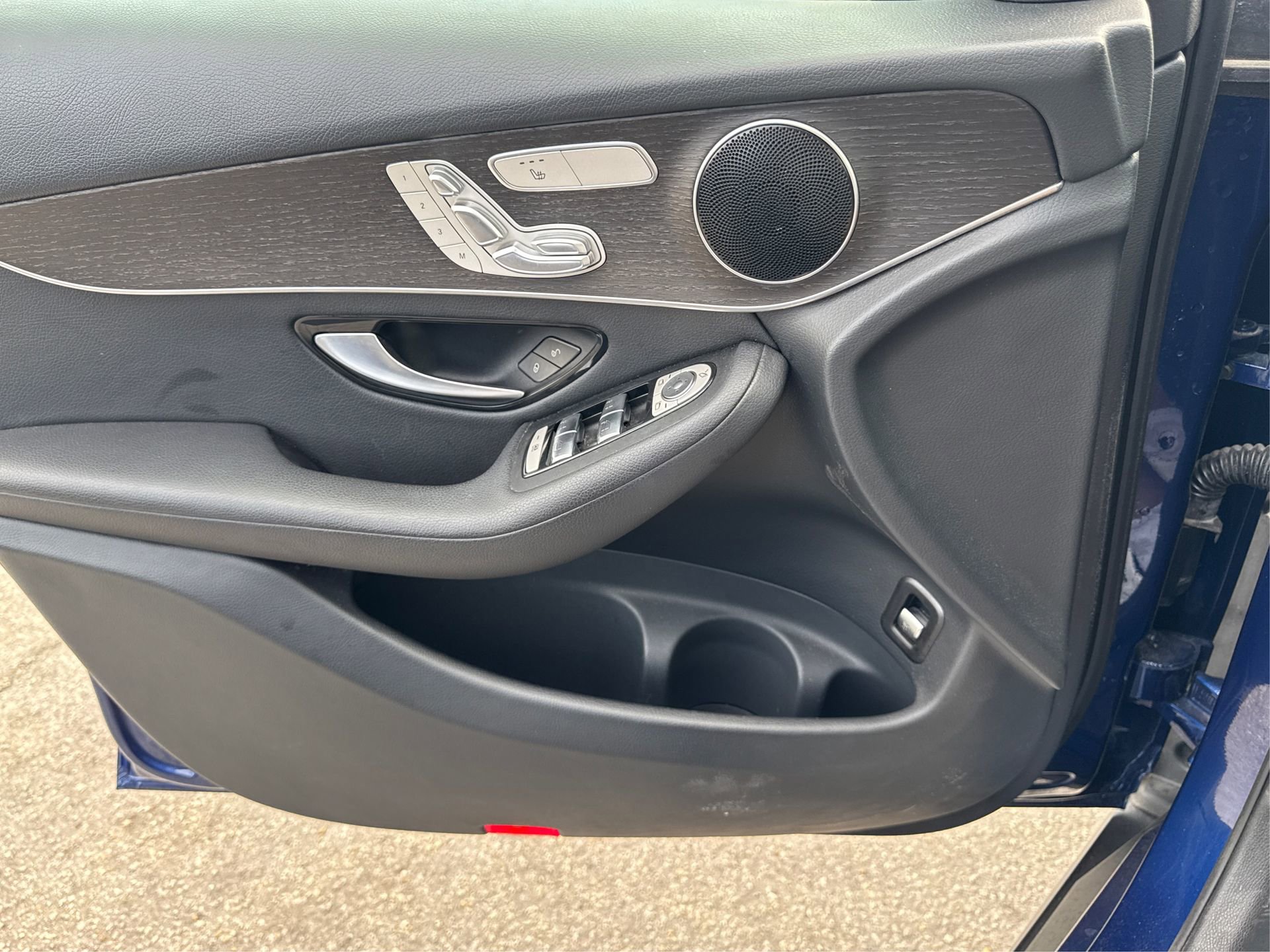 Used 2020 Mercedes-Benz GLC 300 4MATIC image 25