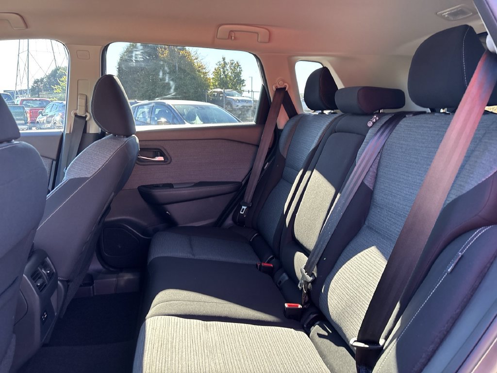 Certified 2021 Nissan Rogue SV FWD image 18