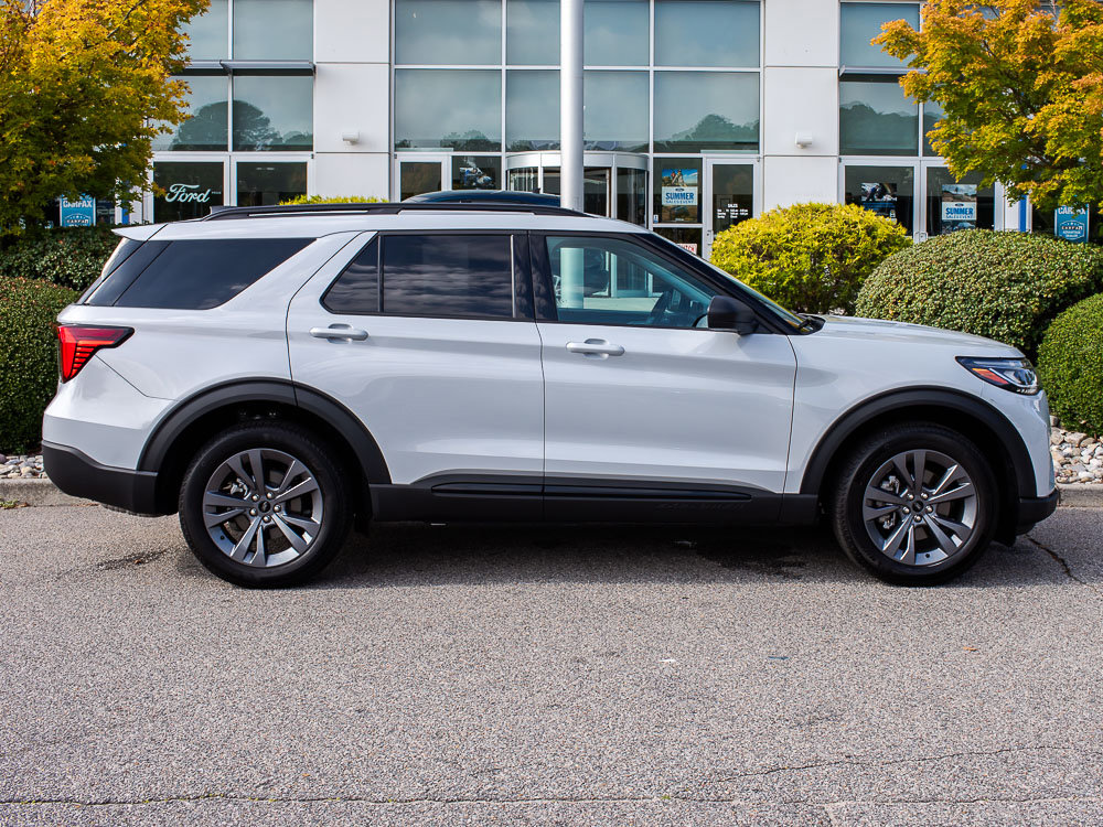 Used 2026 Ford Explorer Active w/ Active Comfort Package AWD/4WD image 1