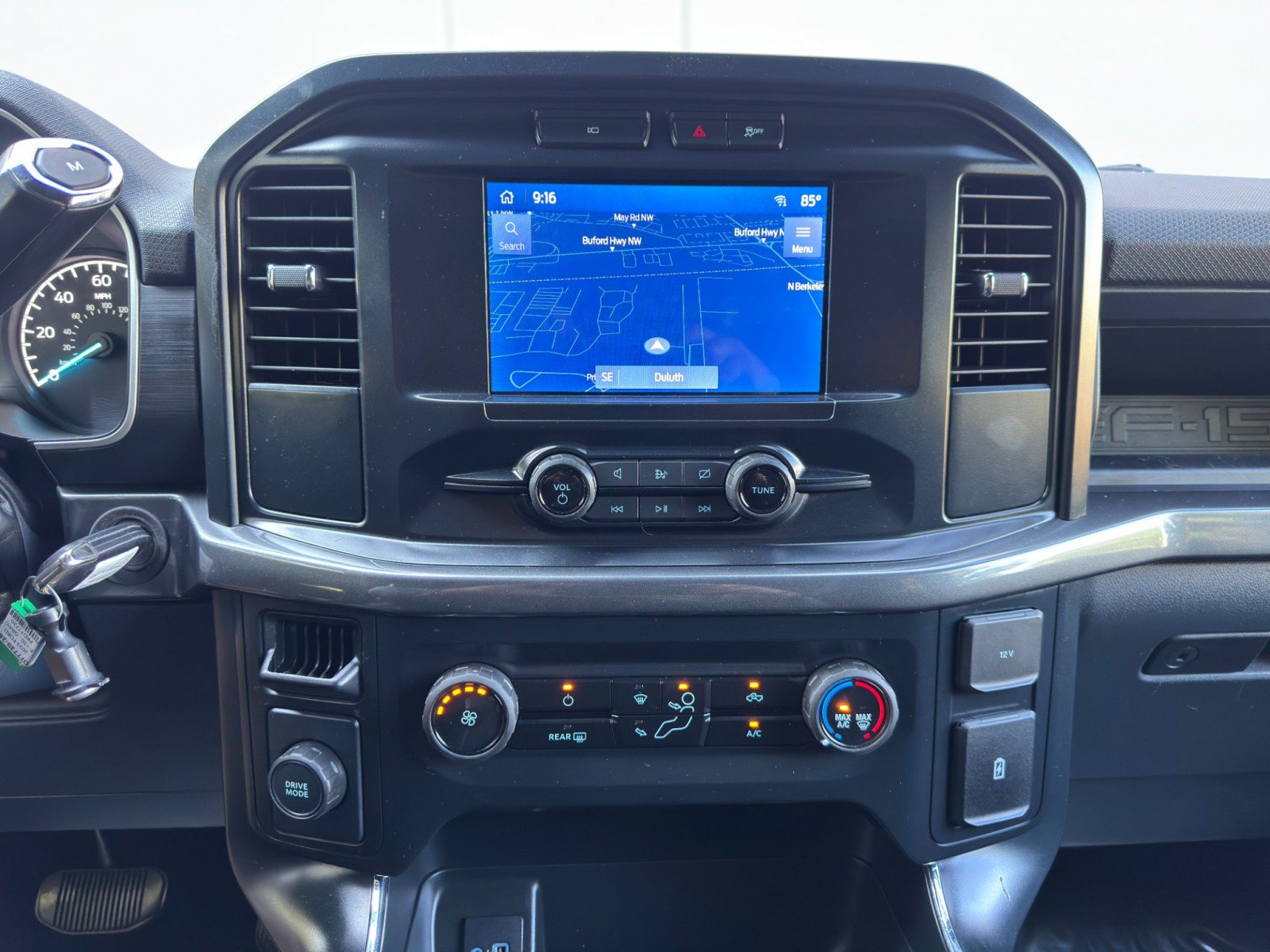 Used 2023 Ford F150 Lariat RWD image 20