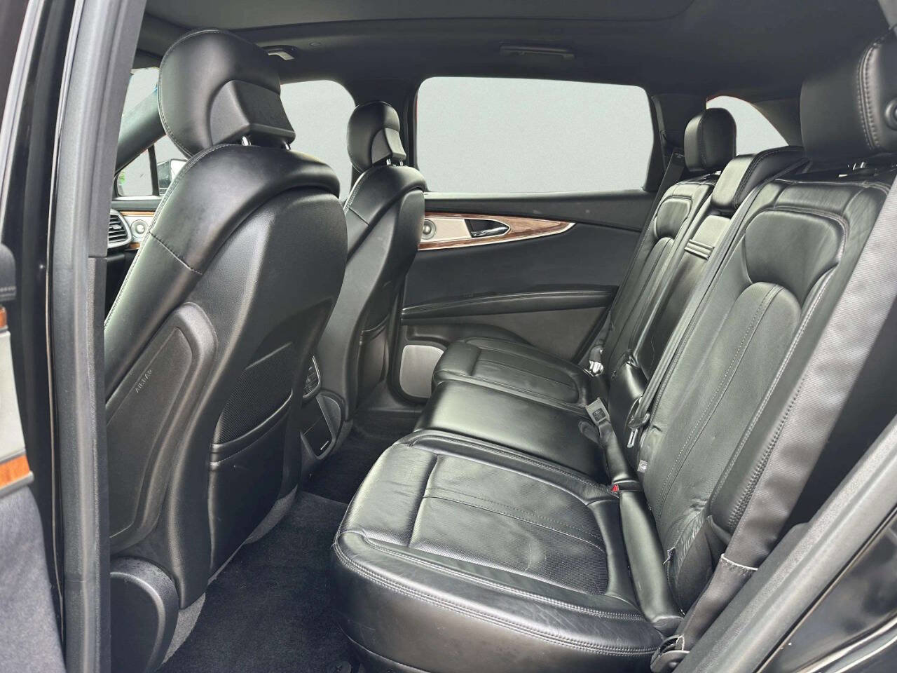 Used 2016 Lincoln MKX Reserve w/ Luxury Package image 11