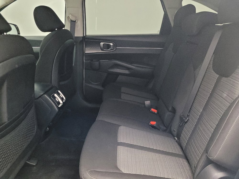 Used 2022 Kia Sorento LX image 18