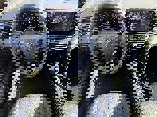 Used 2025 Toyota Camry XSE image 12