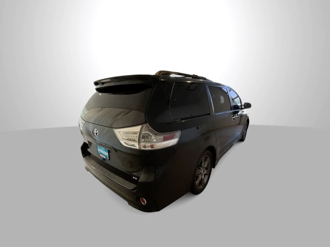 Used 2015 Toyota Sienna SE FWD image 8
