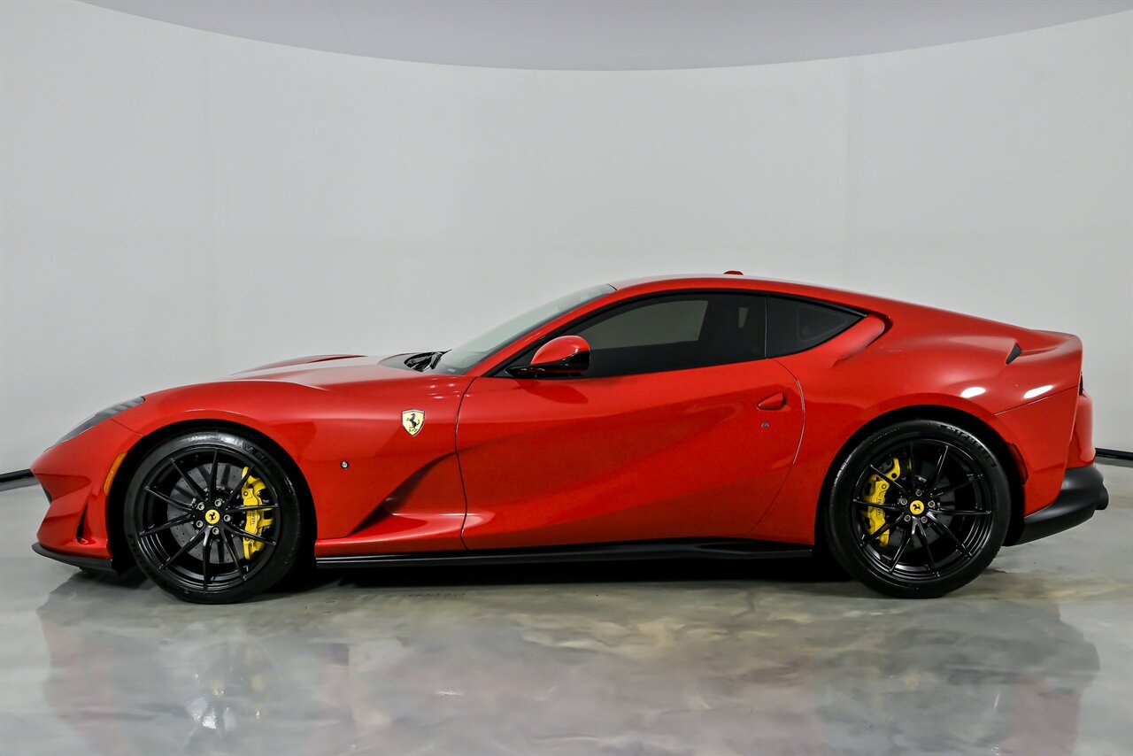 Used 2018 Ferrari 812 Superfast RWD image 7