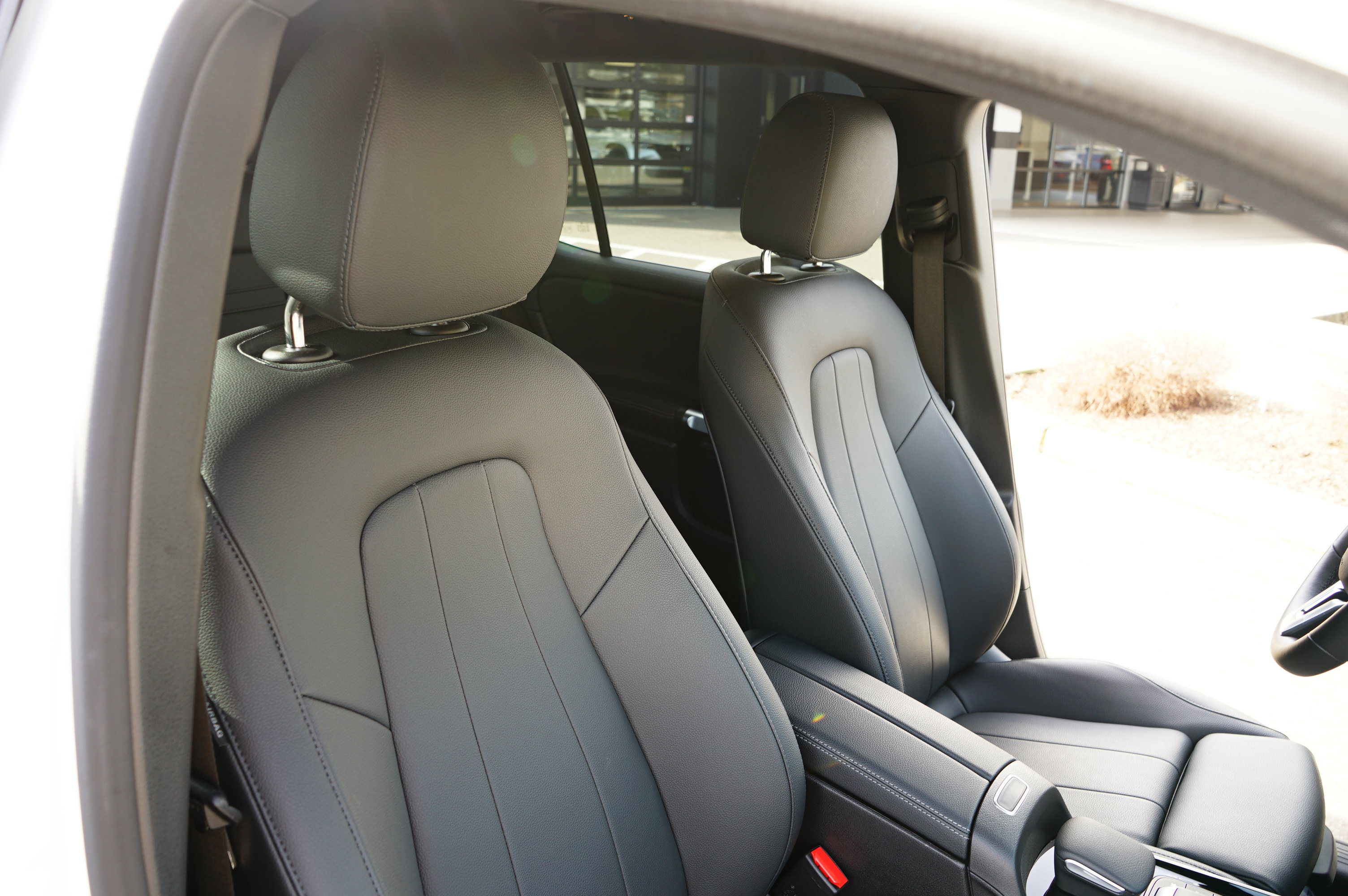 Used 2023 Mercedes-Benz EQB 300 4MATIC image 26