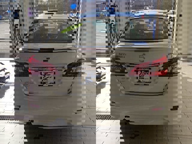 Used 2015 Nissan Sentra SR w/ Navigation Package image 10